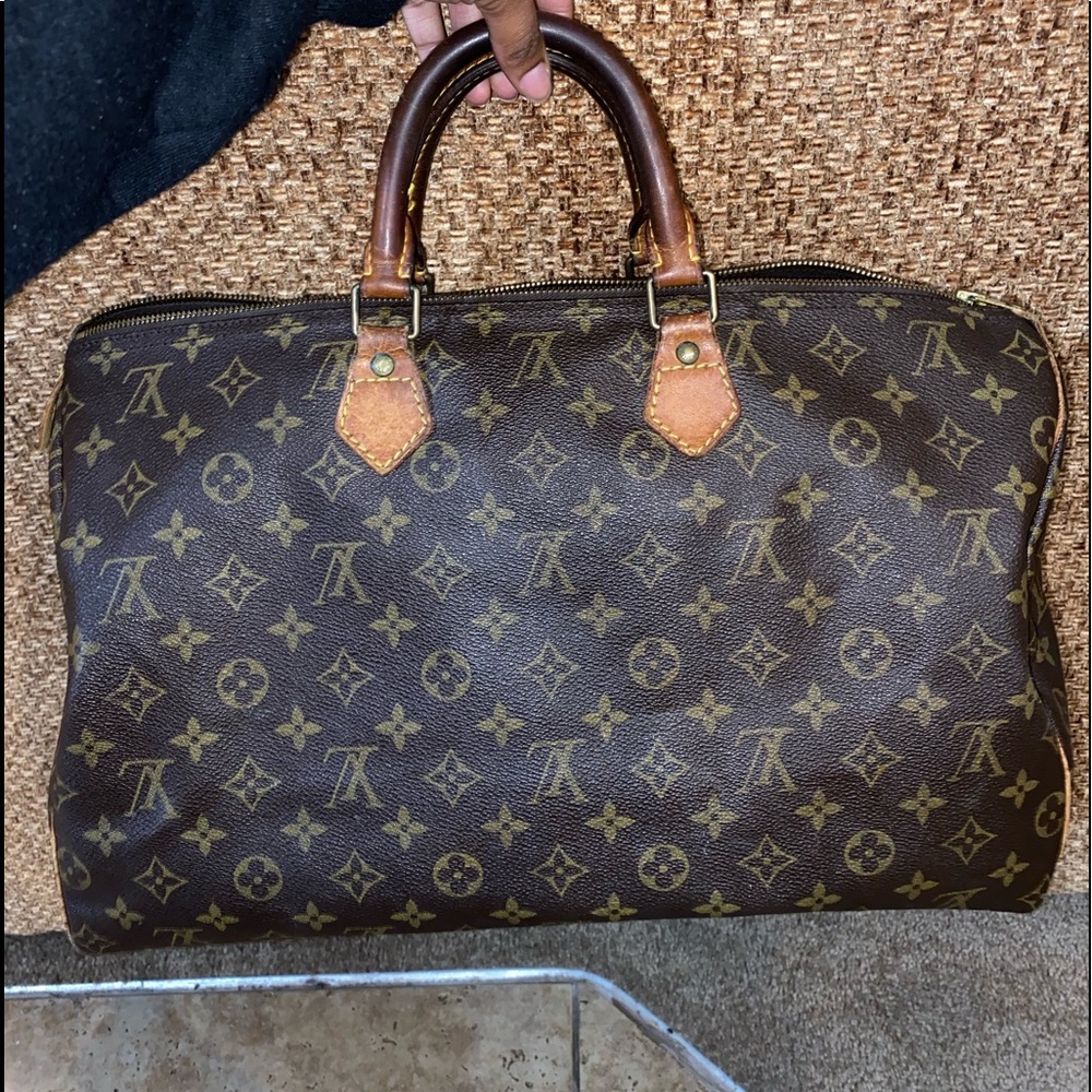 LV Monogram Speedy 40